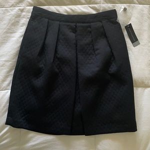 Women’s black pleated skirt size 6 worthington